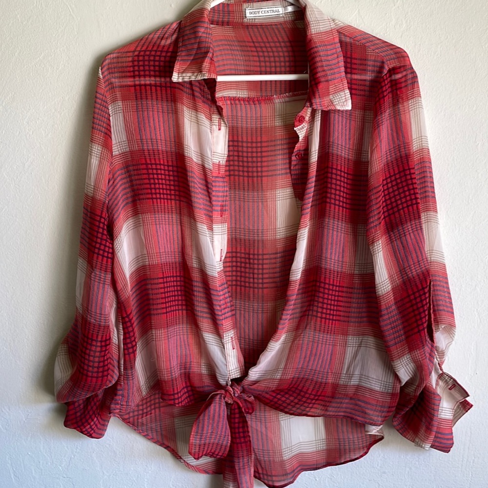 Body central sheer button up